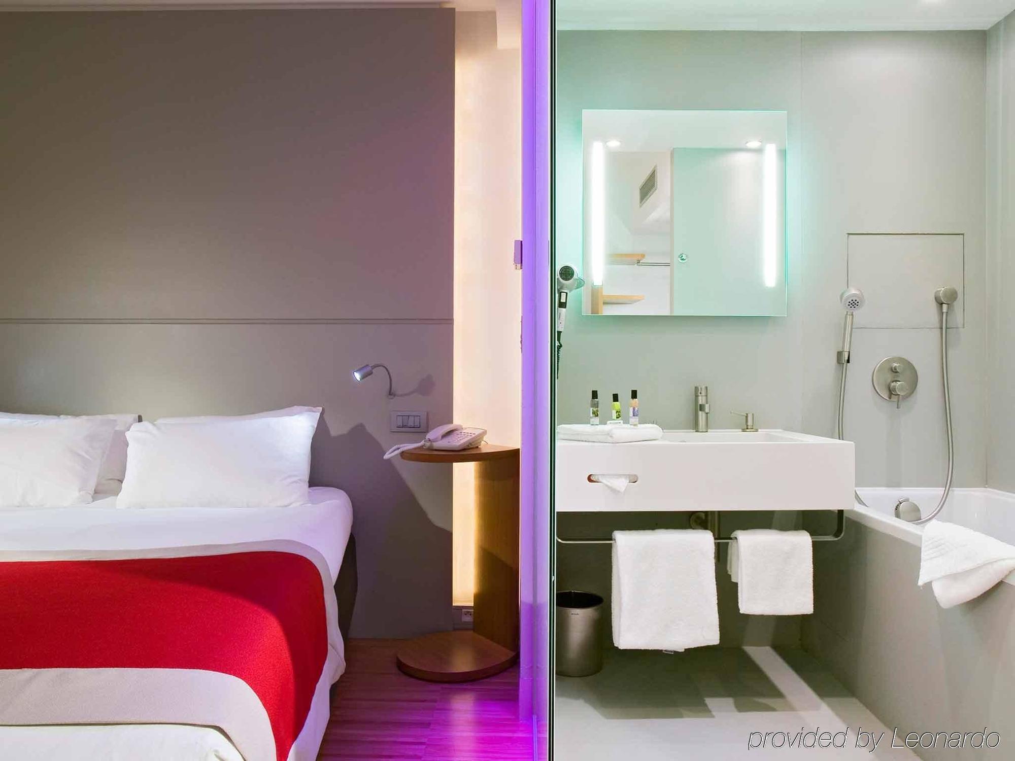 Mercure Paris Arc De Triomphe Wagram Exterior foto